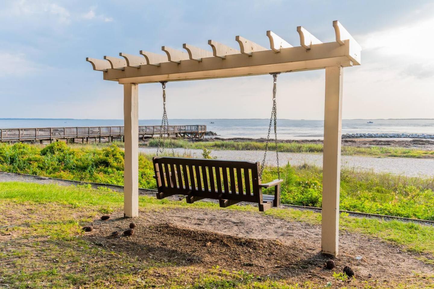 Coastal Luxe Villa By The Beach ヒルトンヘッドアイランド エクステリア 写真